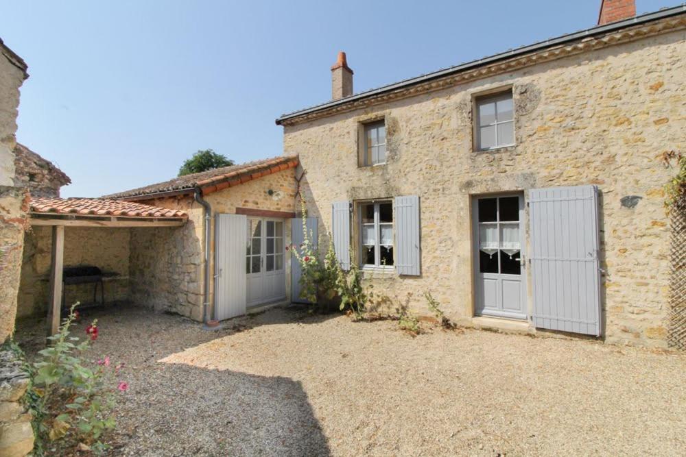 La Jariette Bed & Breakfast Airvault ภายนอก รูปภาพ