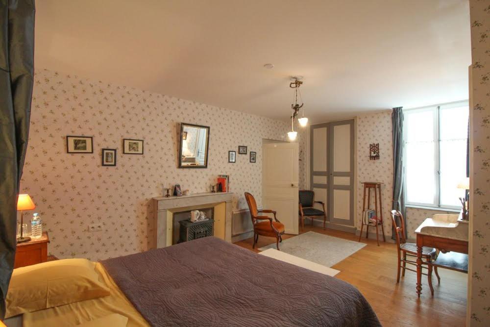 La Jariette Bed & Breakfast Airvault ภายนอก รูปภาพ