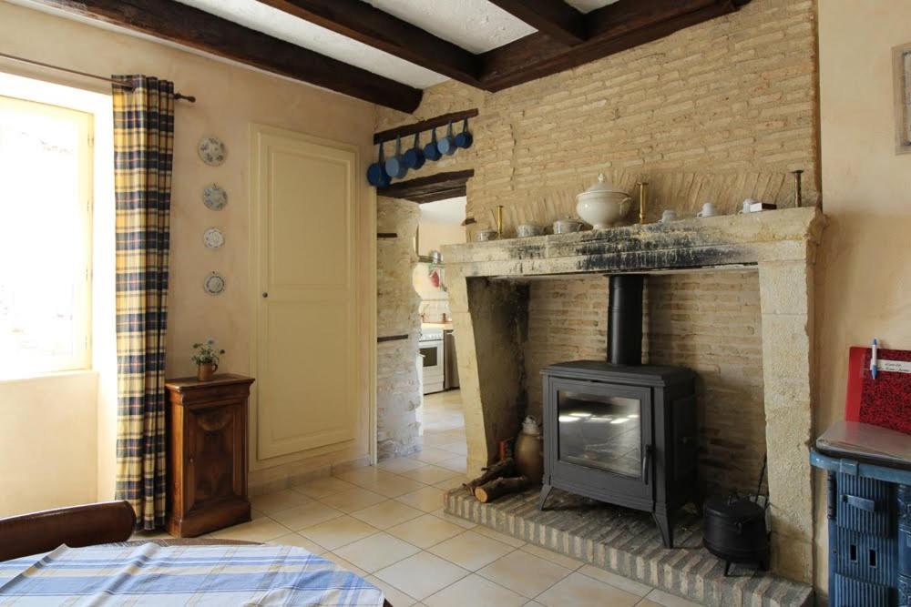 La Jariette Bed & Breakfast Airvault ภายนอก รูปภาพ