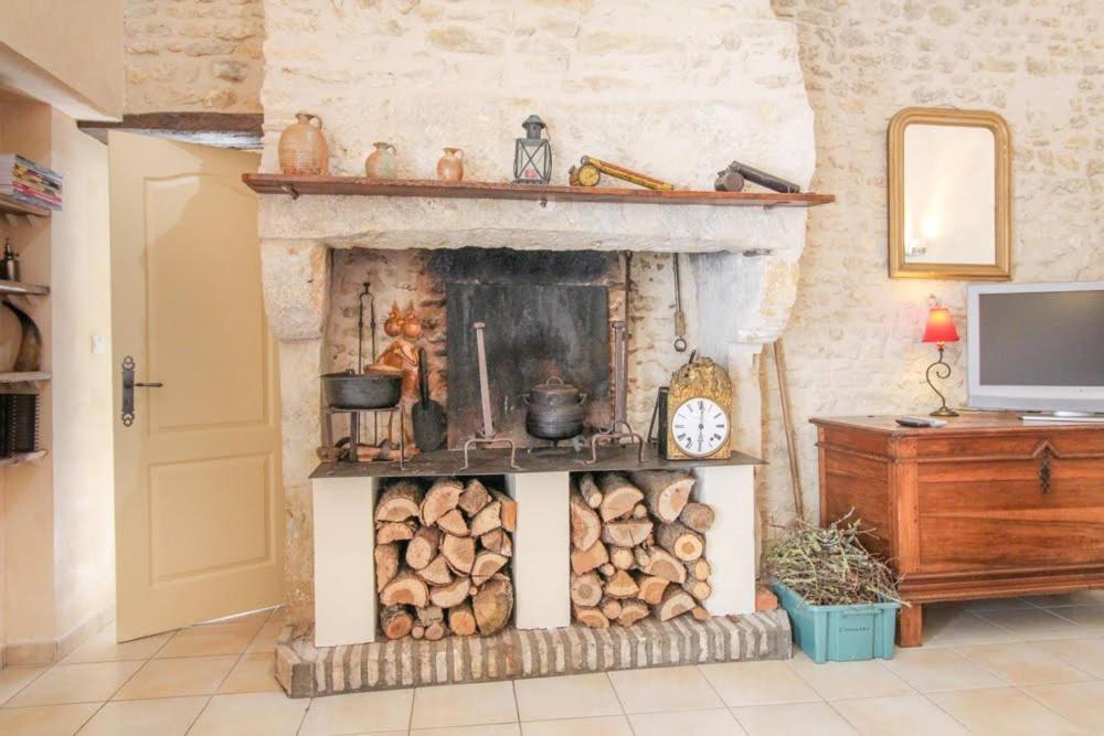 La Jariette Bed & Breakfast Airvault ภายนอก รูปภาพ